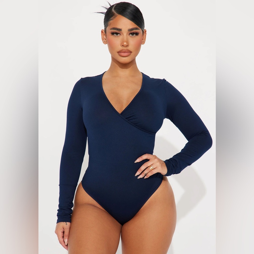 FASHION NOVA BUNDLE - Picture 2 of 3